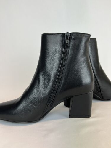 Made in Italy genuine leather boots with heel and zip size: EU 36 or 39