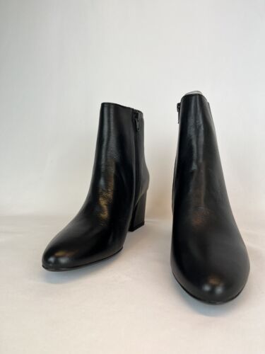 Made in Italy genuine leather boots with heel and zip size: EU 36 or 39