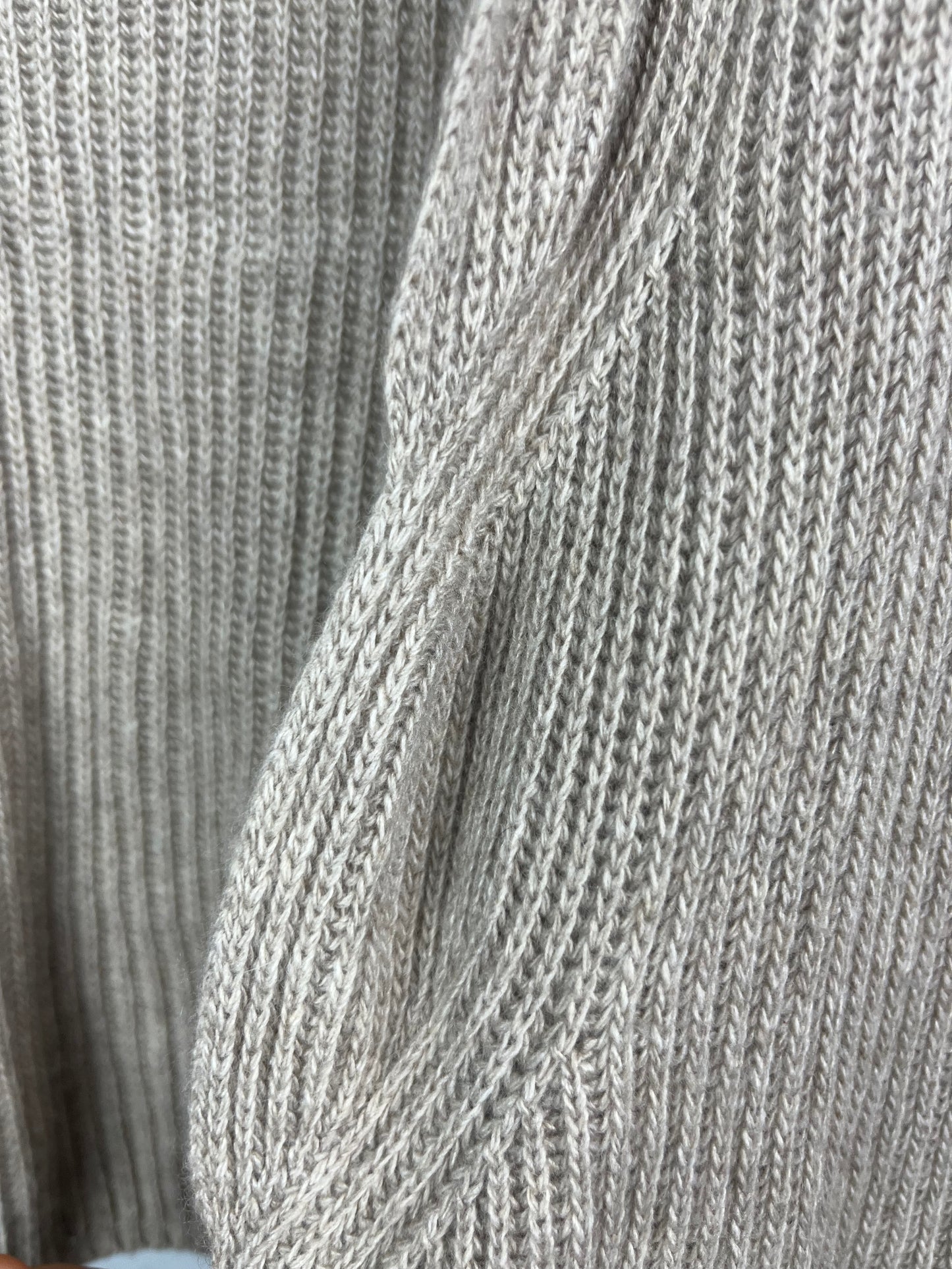 Artigiano long sleeve  fine wool cardigan