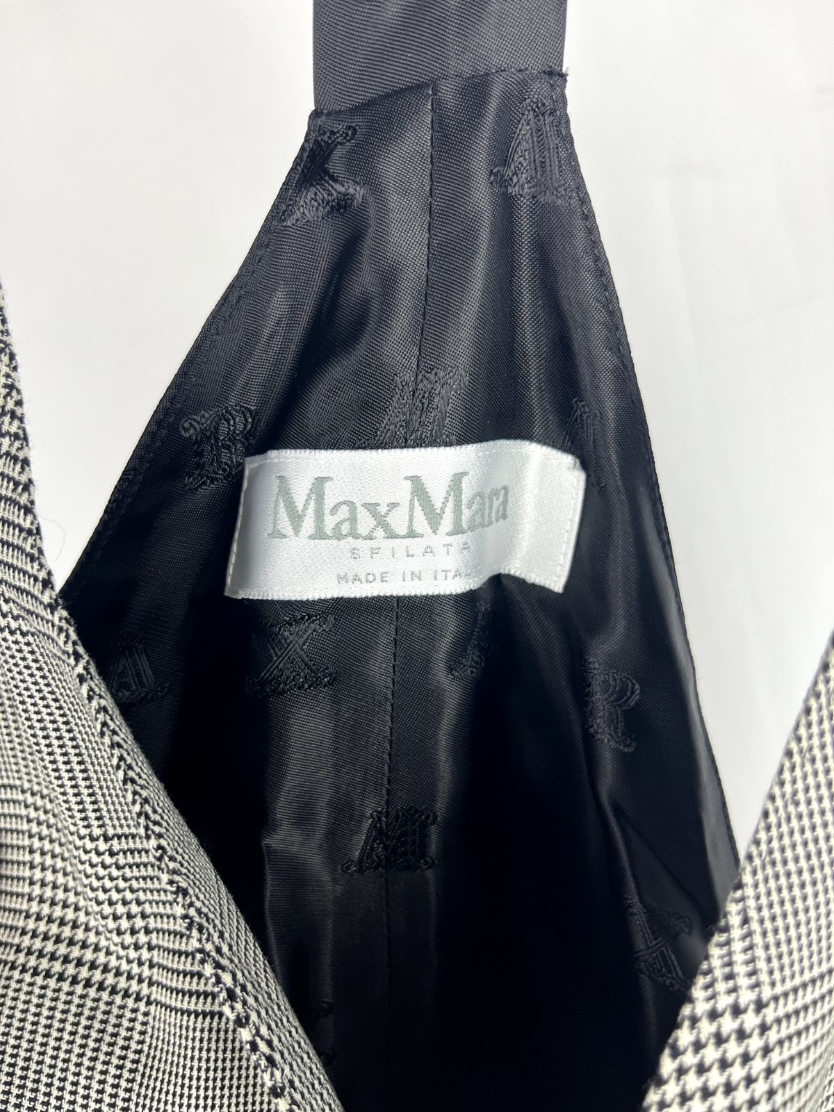 MaxMara waistcoat 100% silk UK14