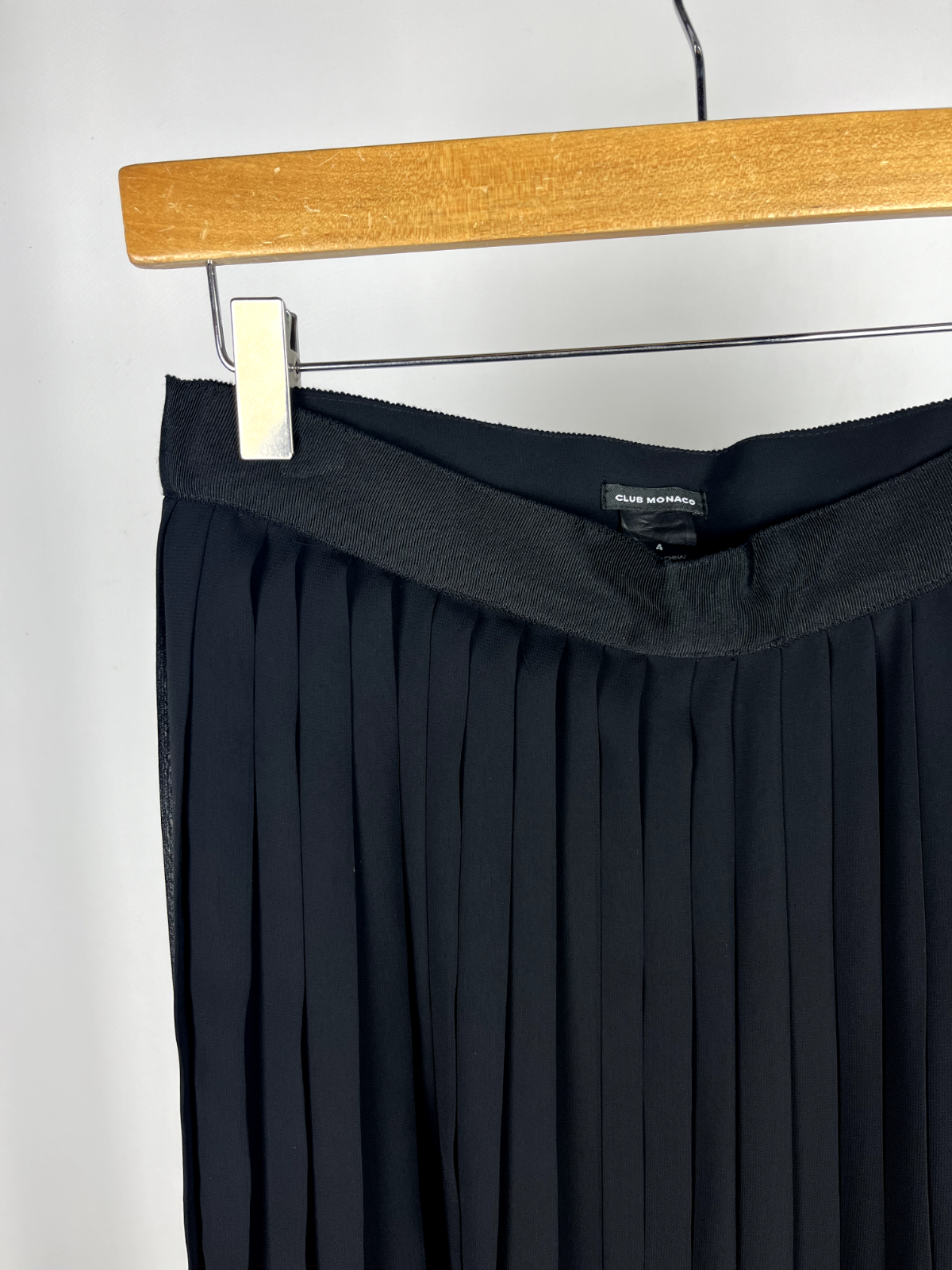 Club Monaco black pleated skirt W29 L23