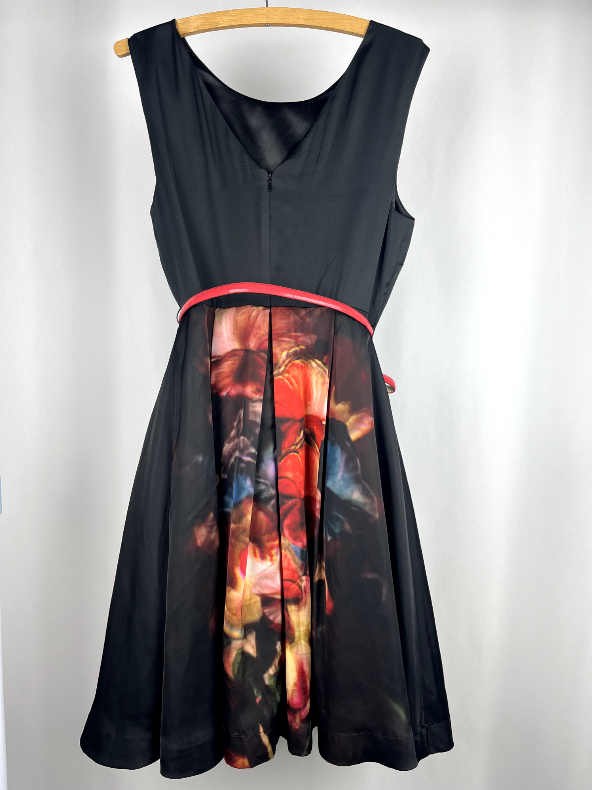 Ted Baker Dress Size 2 Flower print with belt Perfect Condition